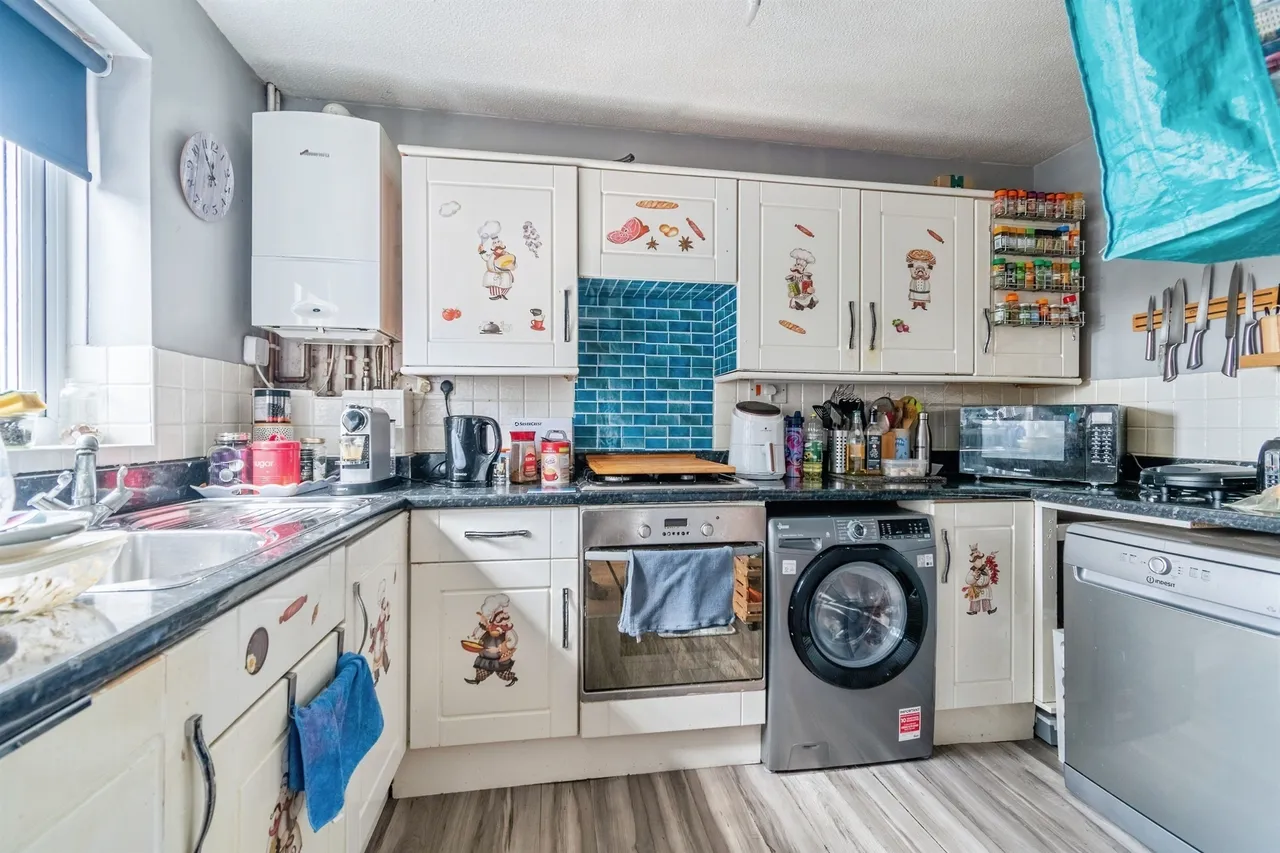 Darcy Close, Chippenham, SN15, photo 4