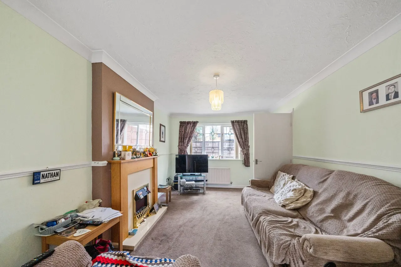 Wotton Drive, Ashton-In-Makerfield, Wigan, Wigan, WN4 8XR, photo 2