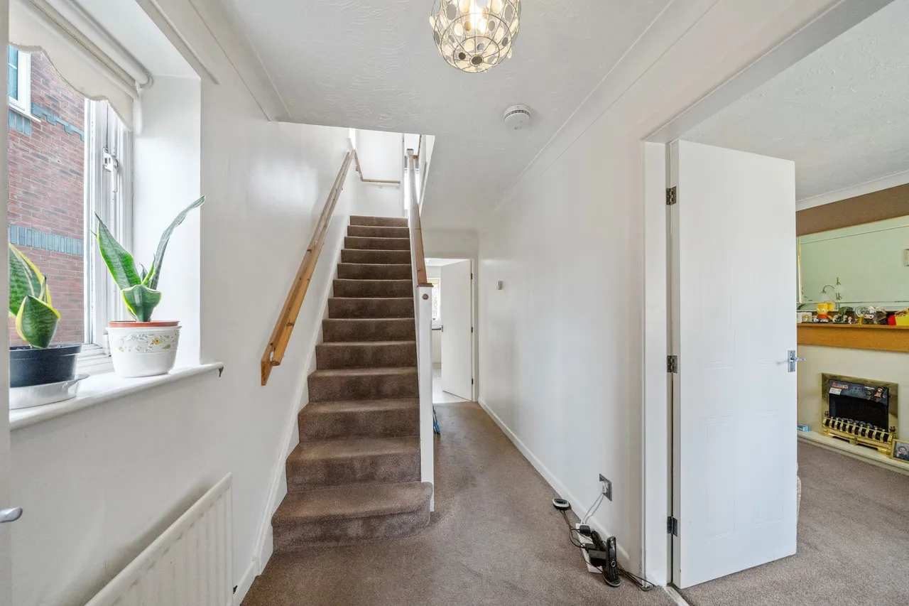 Wotton Drive, Ashton-In-Makerfield, Wigan, Wigan, WN4 8XR, photo 9