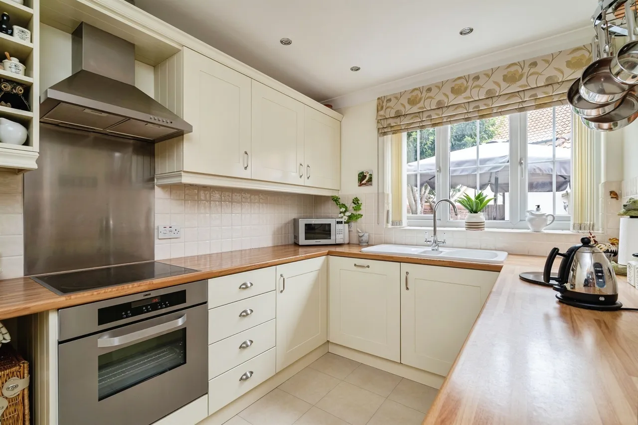Cherry Tree Close, Yaxley, Eye, photo 4