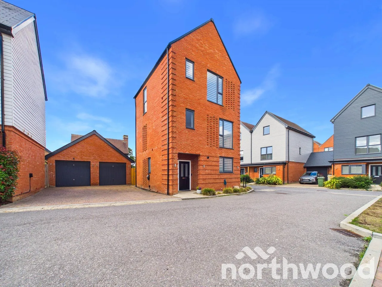 3 bed house for sale, Oakwood Mews, Chilmington Lakes, TN23