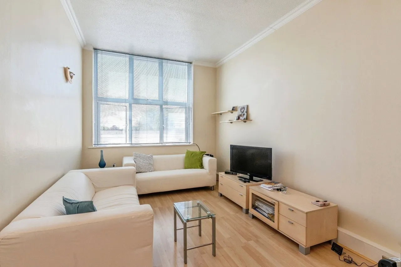 Princess Margaret Road, East Tilbury, Tilbury, Essex, RM18, photo 2