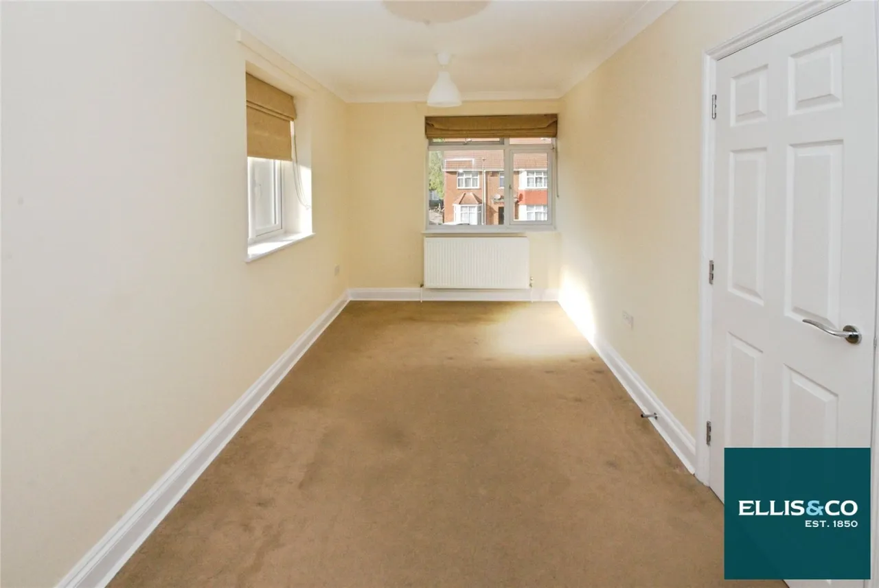 Pennine Drive, Cricklewood, NW2, photo 10