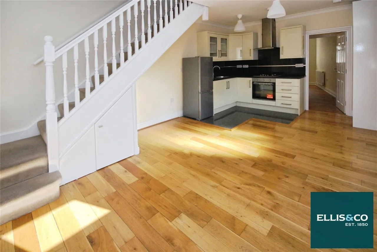 Pennine Drive, Cricklewood, NW2, photo 2