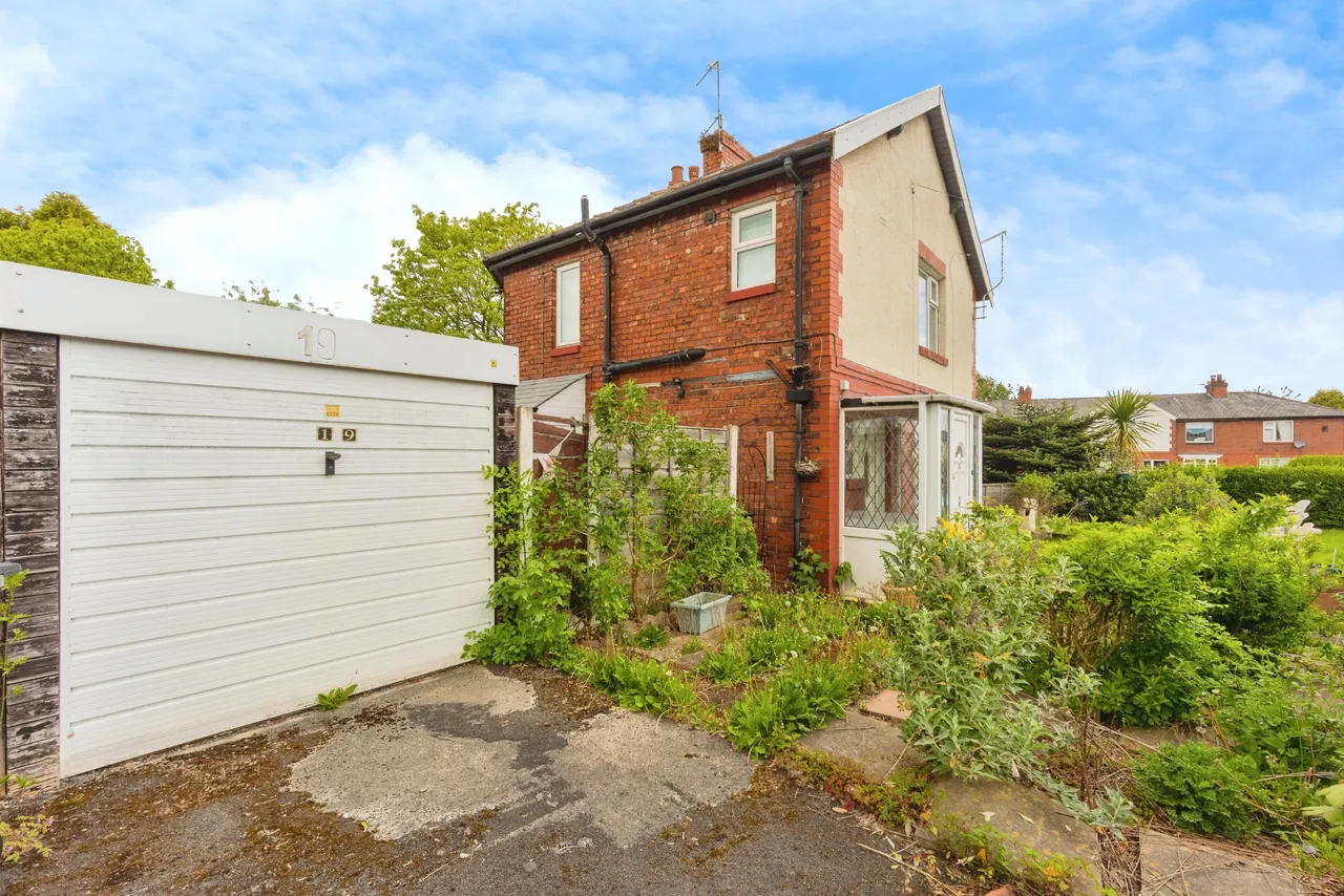 2 bed house for sale — Harding Street, Hyde