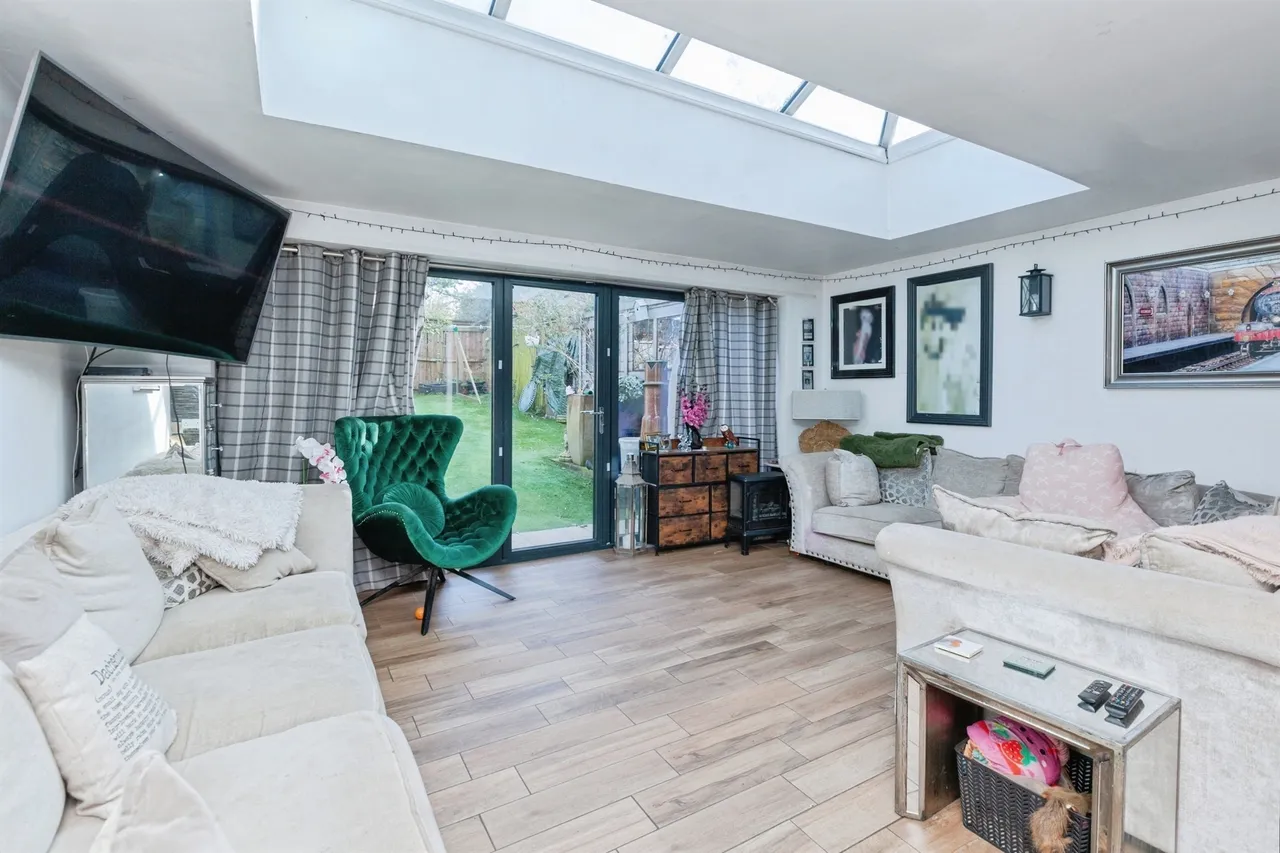 Hurst Road, Hinckley, LE10, photo 2
