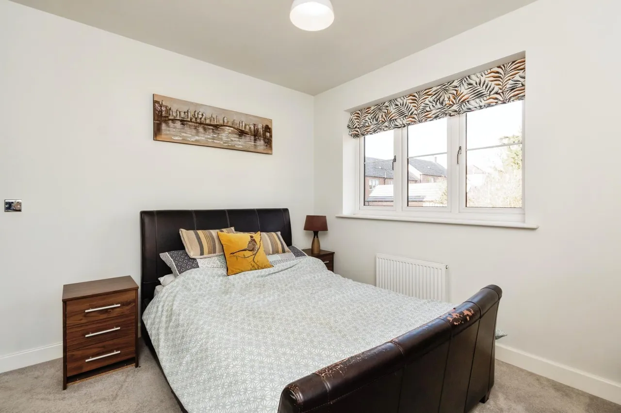 Blackburn Close, Nottingham, NG4, photo 14
