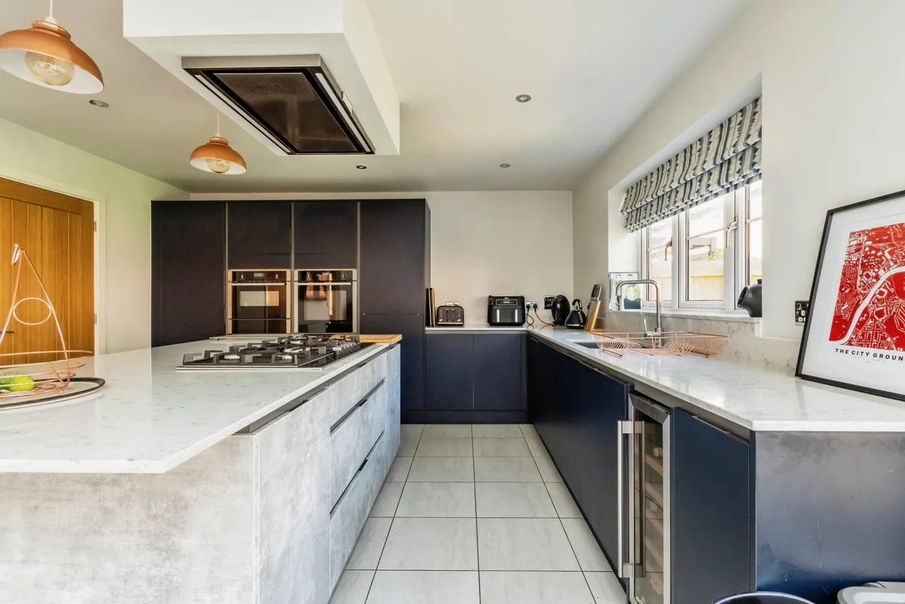 Blackburn Close, Nottingham, NG4, photo 9