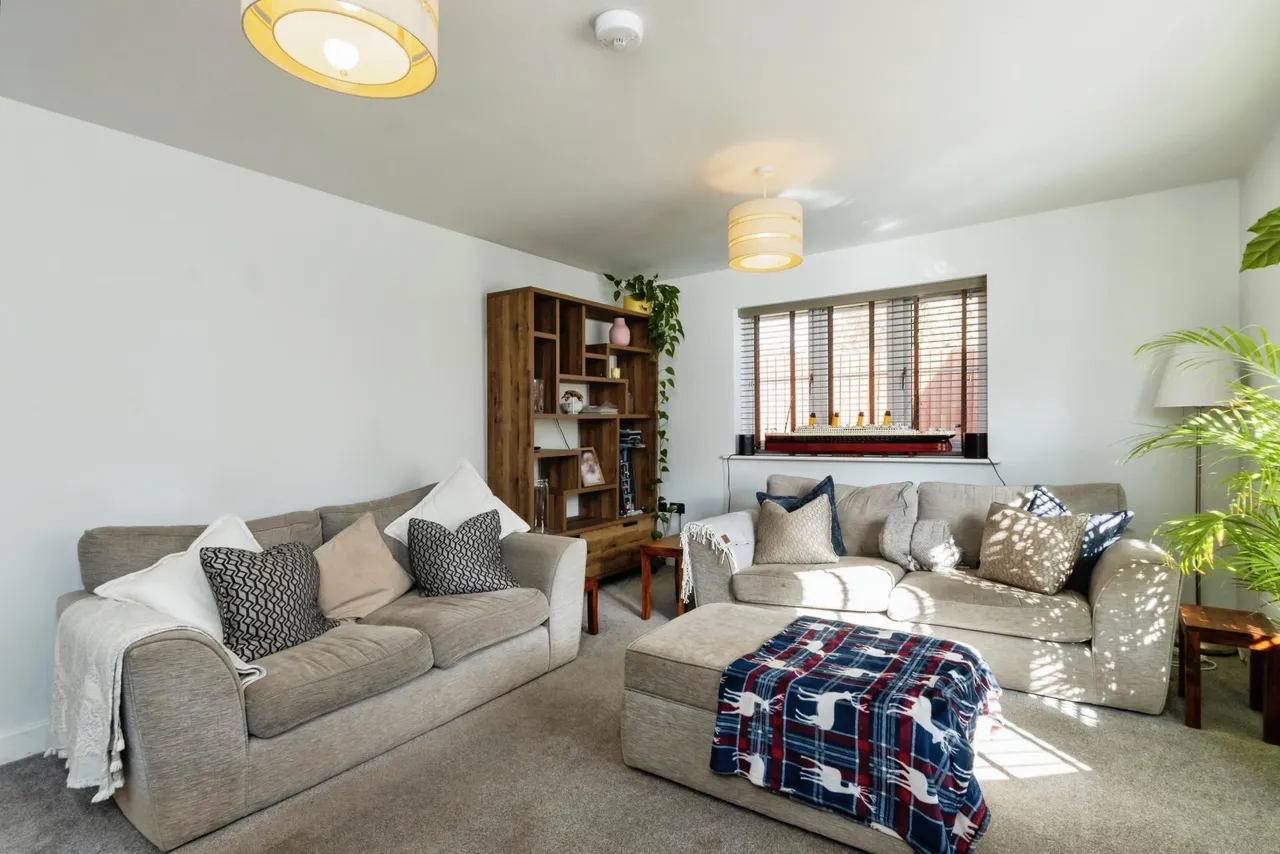 Blackburn Close, Nottingham, NG4, photo 7