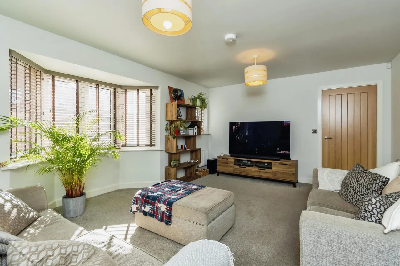 Blackburn Close, Nottingham, NG4, photo 6