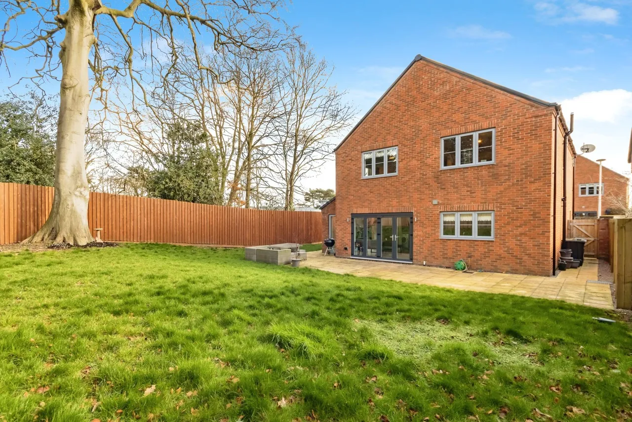 Blackburn Close, Nottingham, NG4, photo 20