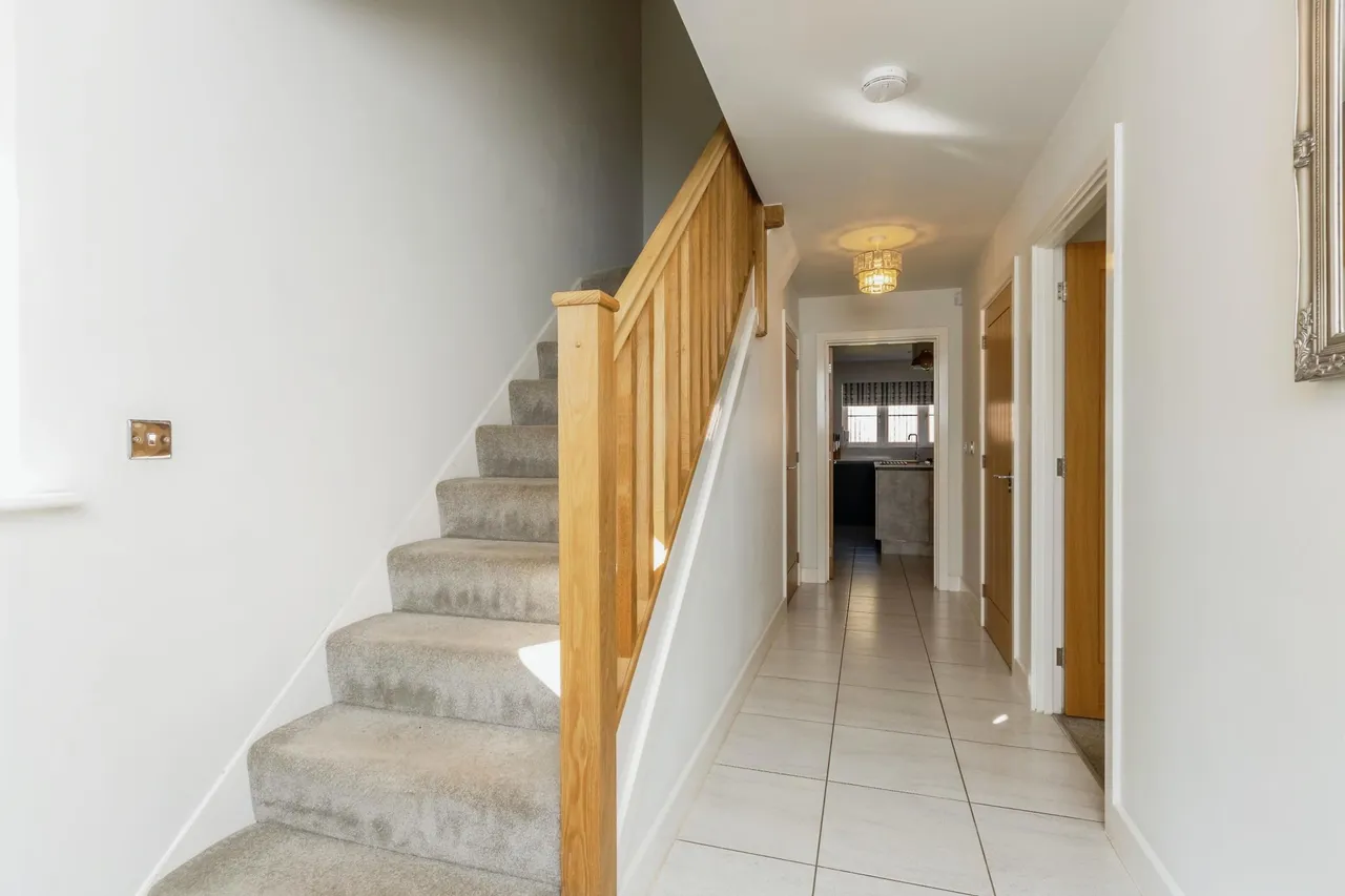 Blackburn Close, Nottingham, NG4, photo 5