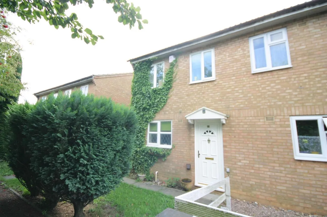 2 bed house to rent, Falstone Green, Wigmore, LU2