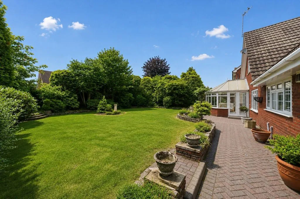 Barns Croft, Little Aston, B74, photo 17