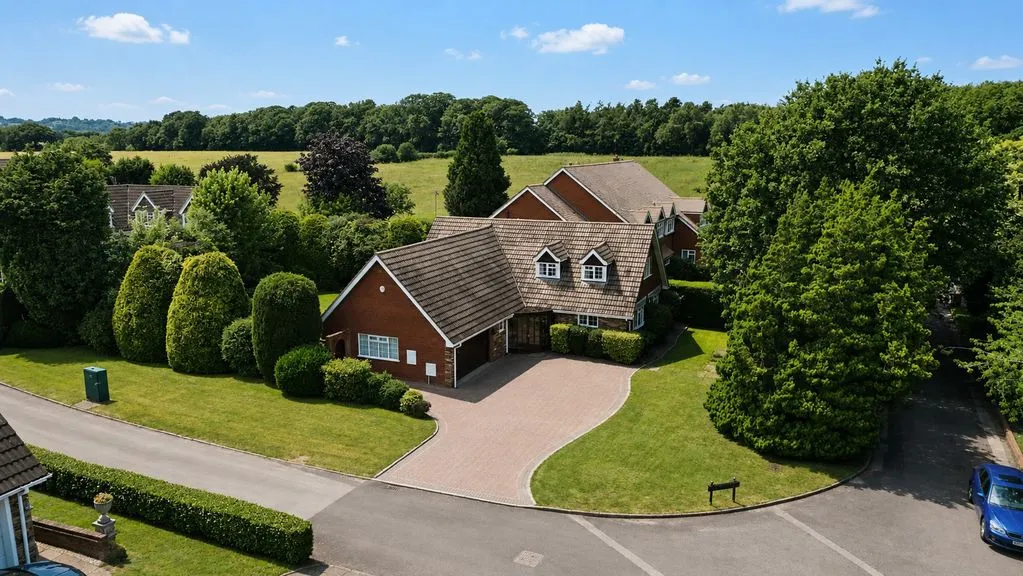 4 bed house for sale, Barns Croft, Little Aston, B74