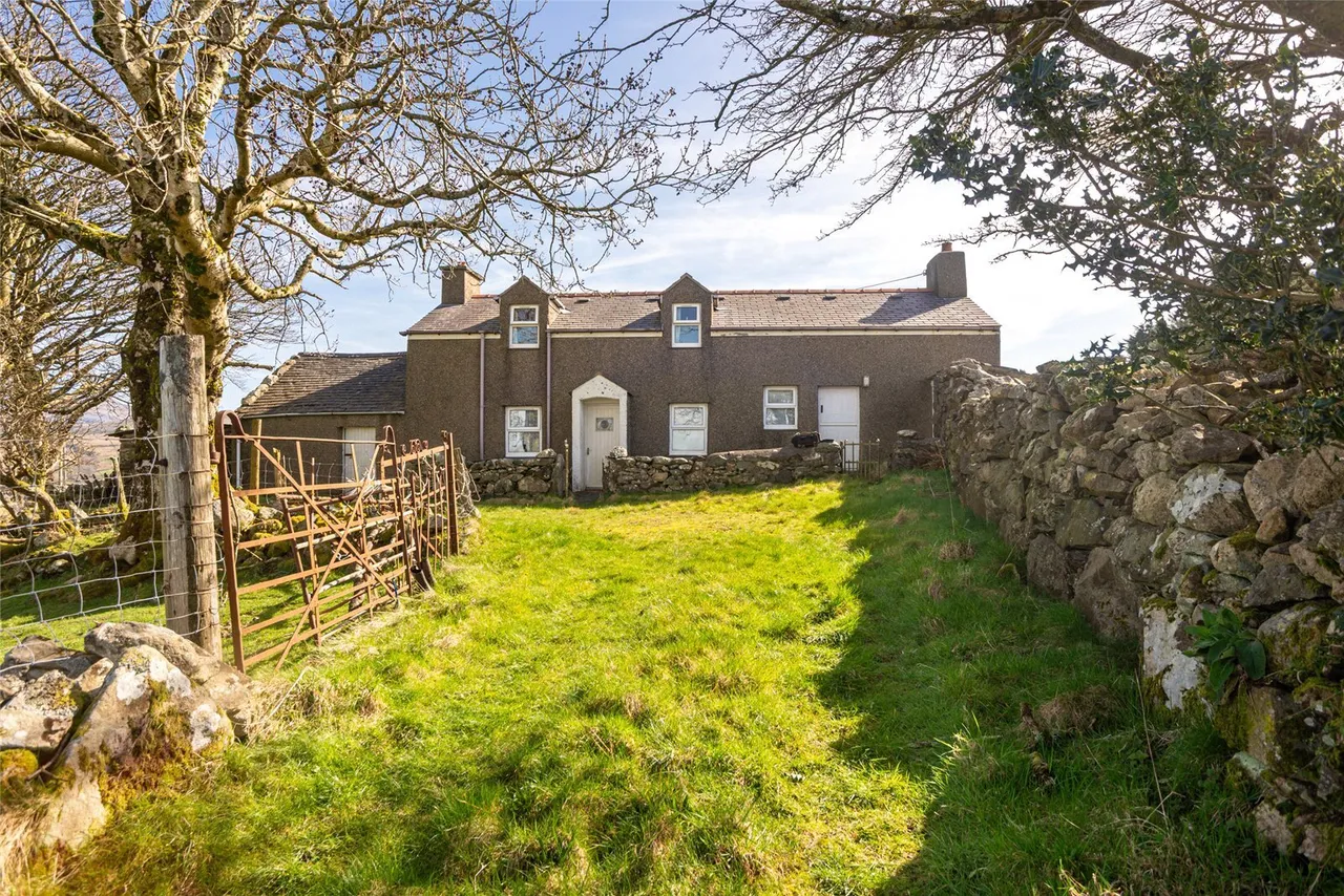 2 bed house for sale, Waunfawr, Caernarfon, LL54