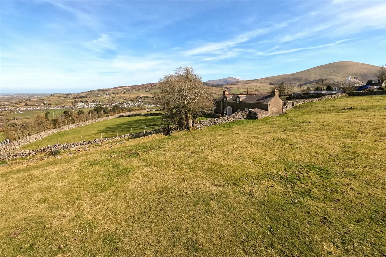 Waunfawr, Caernarfon, LL54, photo 2