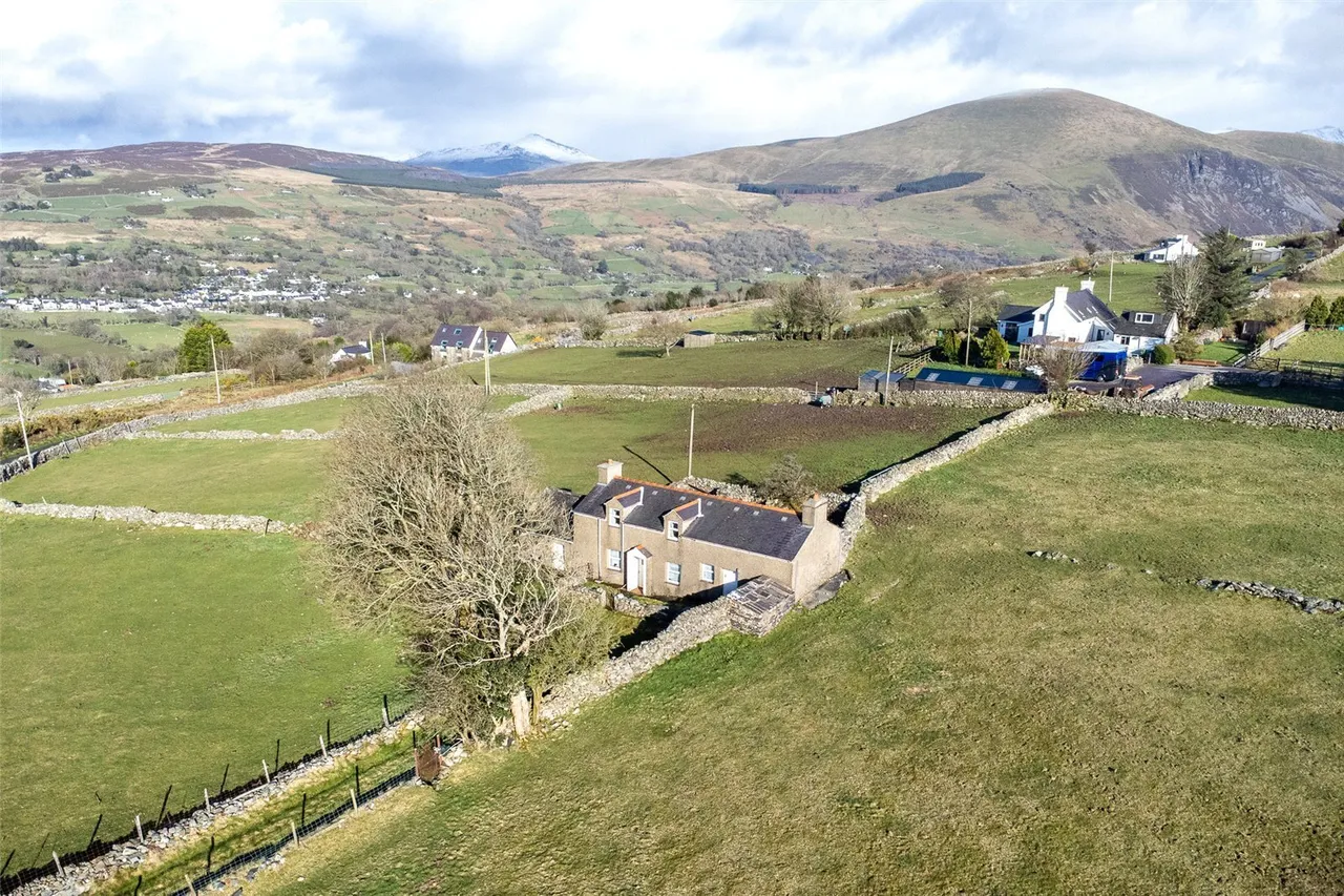 Waunfawr, Caernarfon, LL54, photo 27