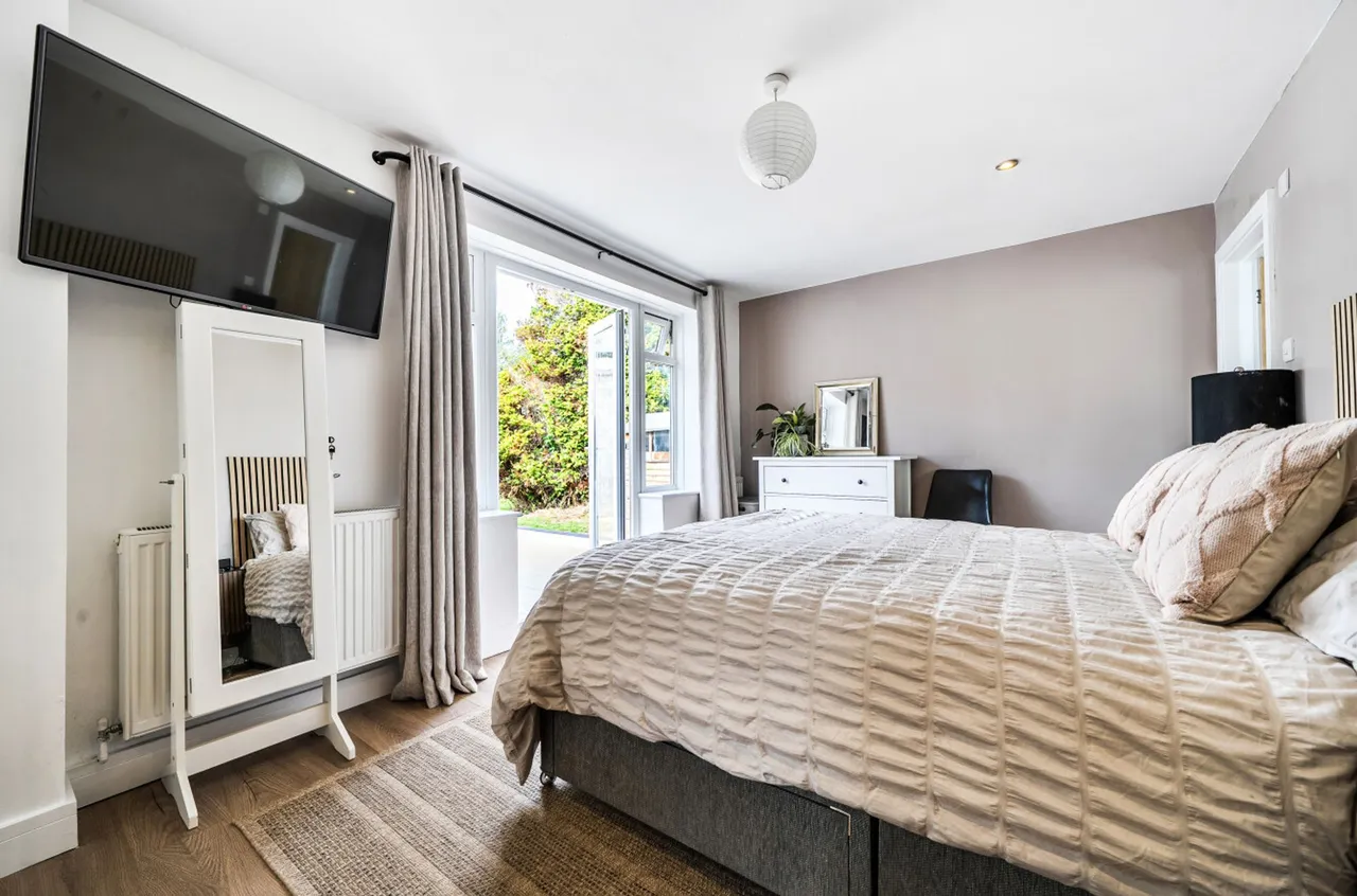 Eastoke Avenue, Hayling Island, PO11, photo 18