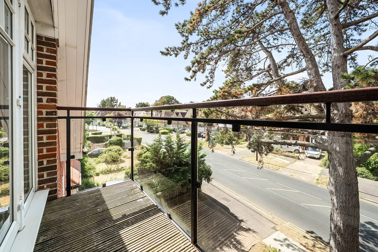 Marsh Road, Pinner, HA5, photo 8