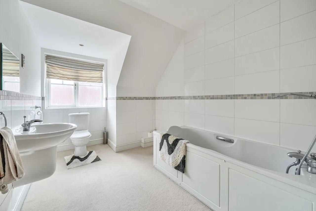 Marsh Road, Pinner, HA5, photo 12
