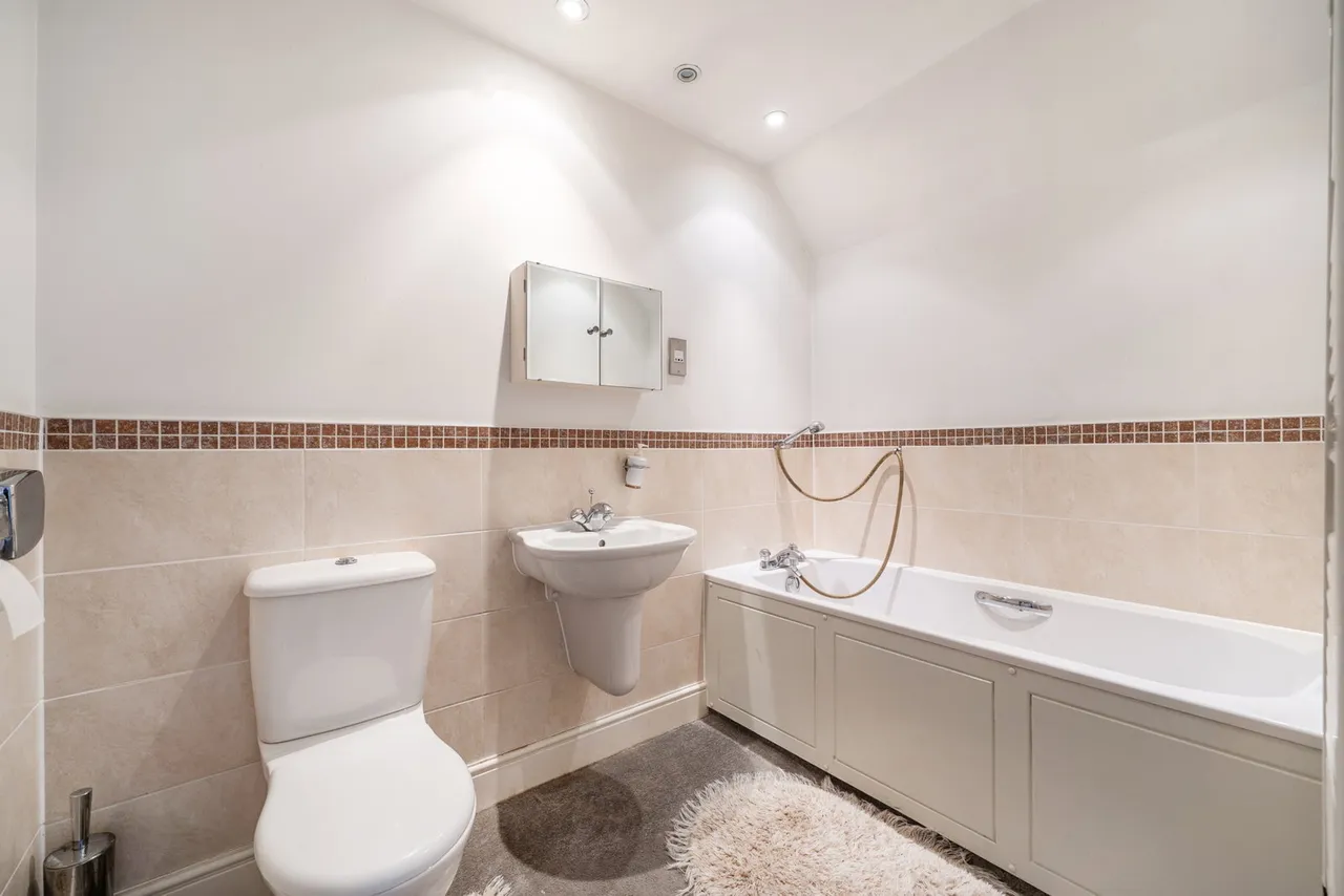 Marsh Road, Pinner, HA5, photo 14