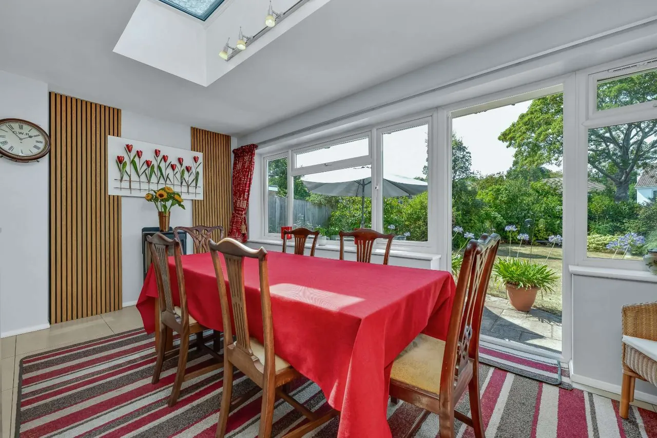 Harefield, Esher, Surrey, KT10 9TQ, photo 7