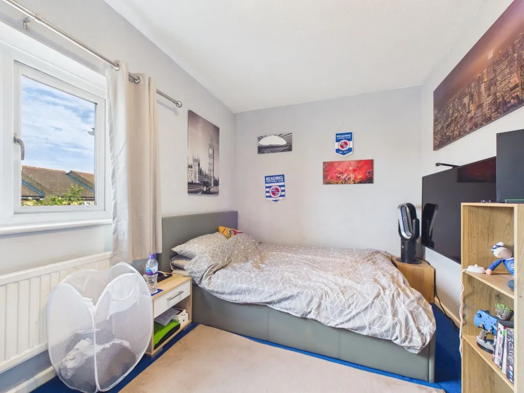 Larchside Close, Spencers Wood, RG7, photo 11