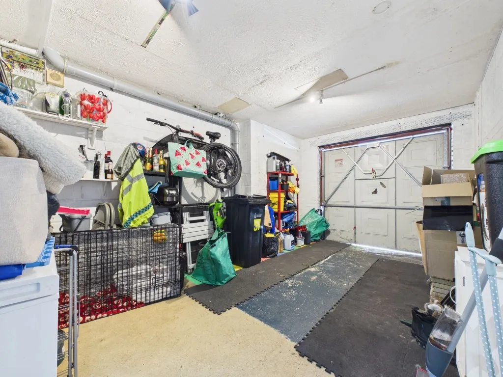 Larchside Close, Spencers Wood, RG7, photo 9