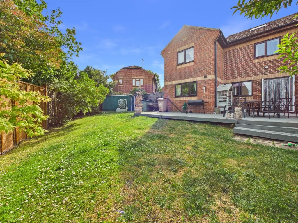 Larchside Close, Spencers Wood, RG7, photo 3