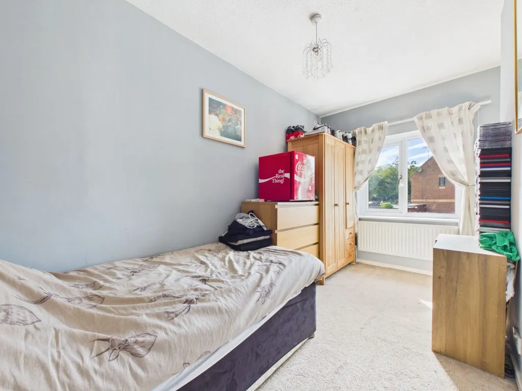 Larchside Close, Spencers Wood, RG7, photo 12