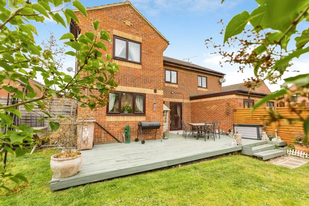 Larchside Close, Spencers Wood, RG7, photo 2