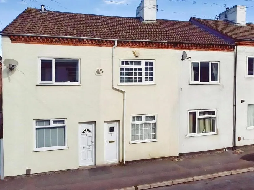2 bed house for sale, Charles Street, Hinckley, LE10