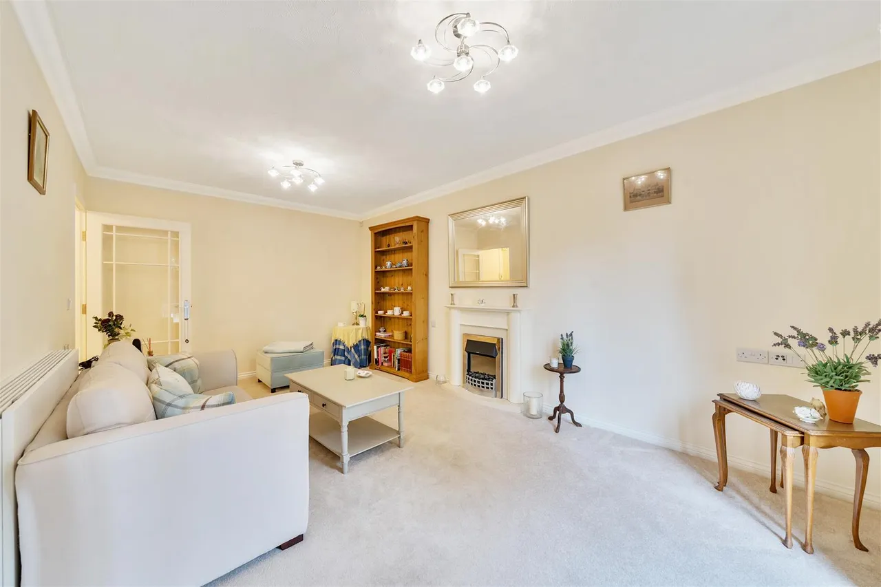 Churchfield Road, Walton-On-Thames, KT12, photo 4