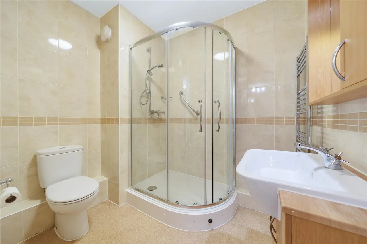 Churchfield Road, Walton-On-Thames, KT12, photo 9