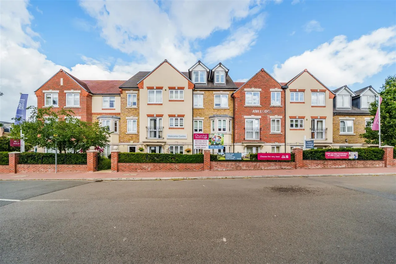 1 bed flat for sale, Churchfield Road, Walton-On-Thames, KT12