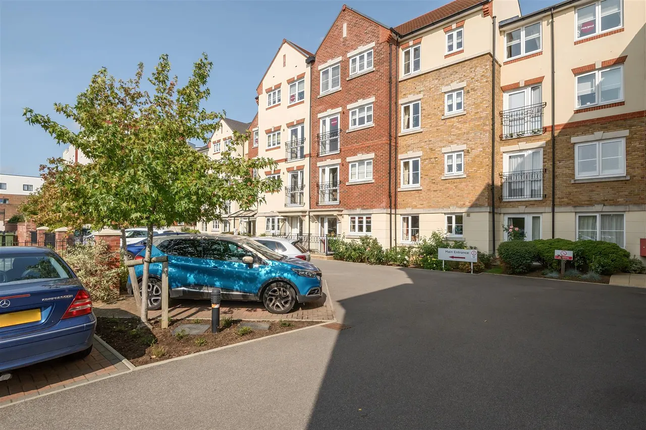 Churchfield Road, Walton-On-Thames, KT12, photo 16