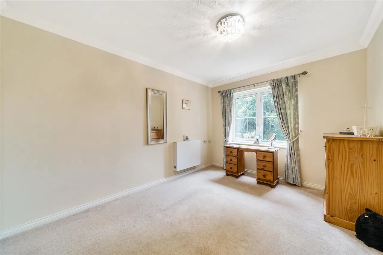 Churchfield Road, Walton-On-Thames, KT12, photo 7