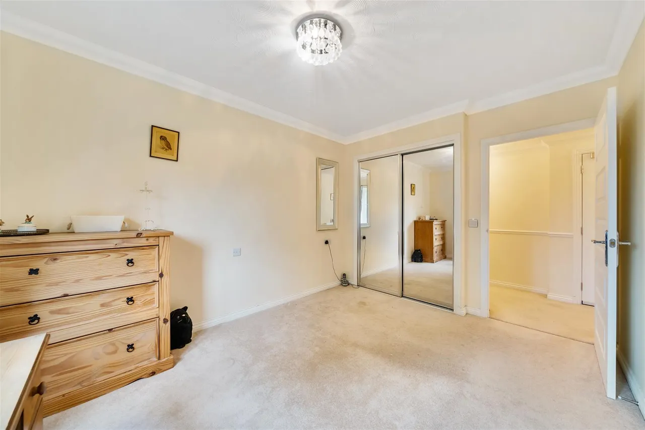 Churchfield Road, Walton-On-Thames, KT12, photo 8