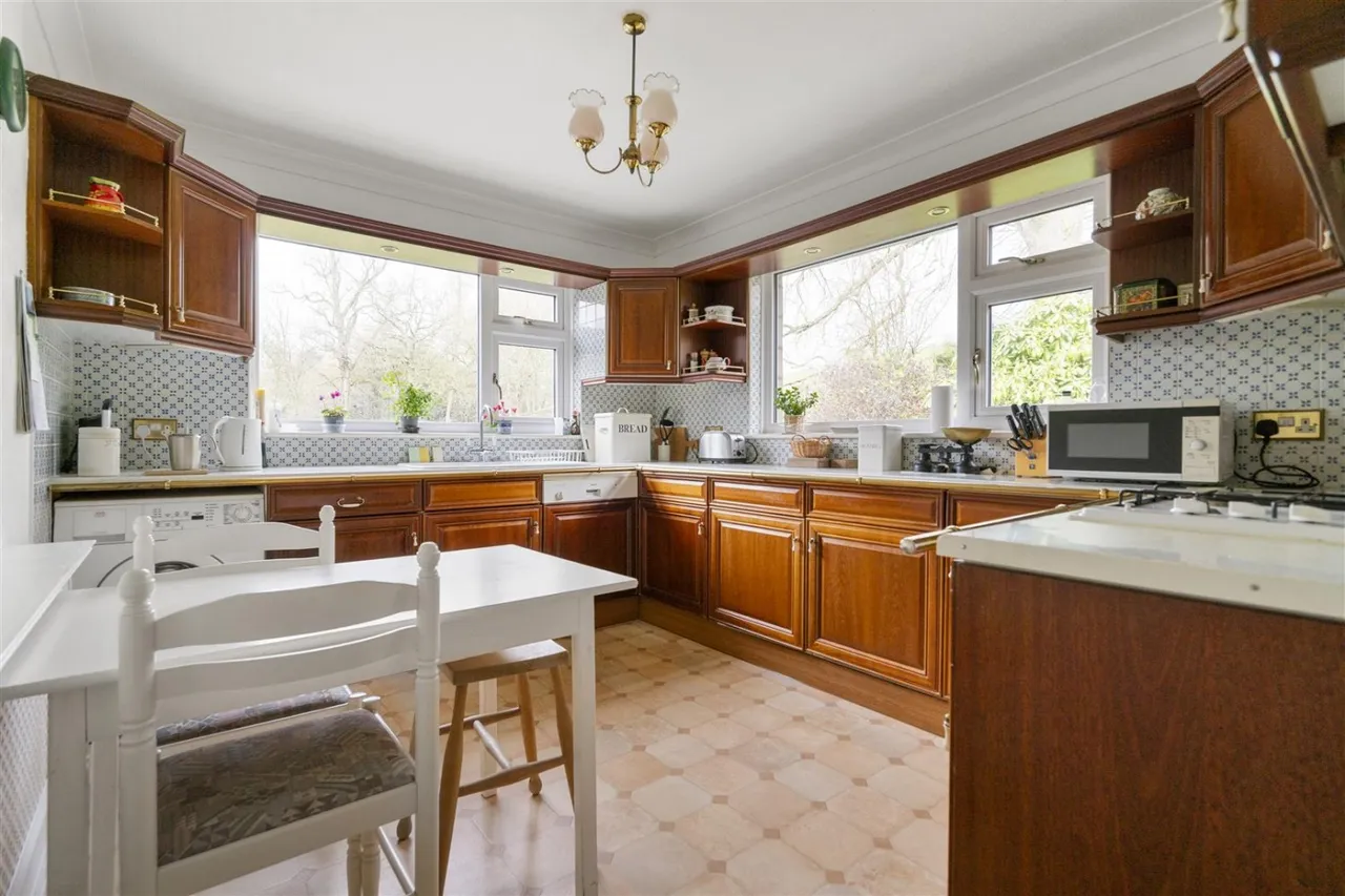 Woodlands, Chapel Hill, BD23, photo 13