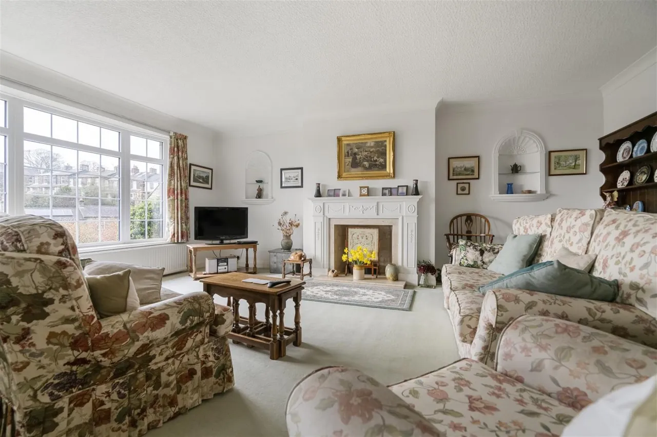 Woodlands, Chapel Hill, BD23, photo 9