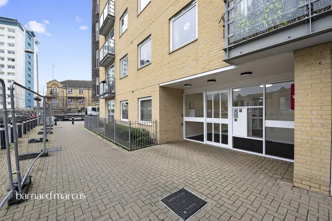 Tilley Road, Feltham, TW13, photo 7