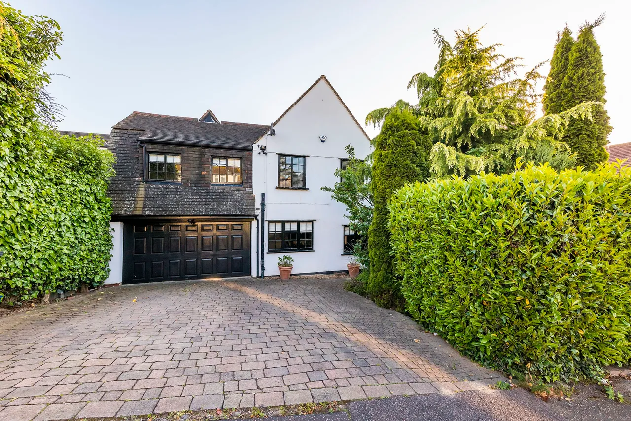 5 bed house for sale, Carroll Hill, Loughton, IG10