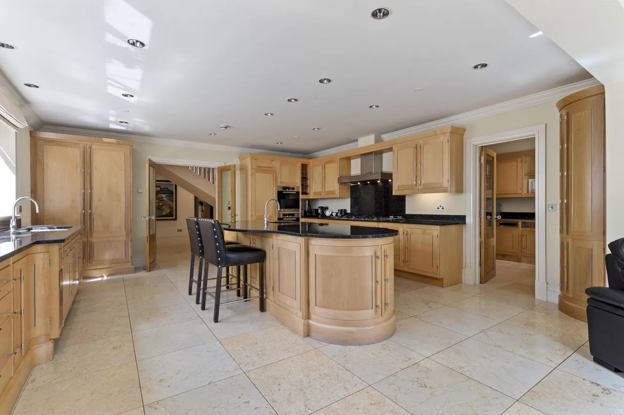 Hollybush Road, Cardiff, CF23, photo 5