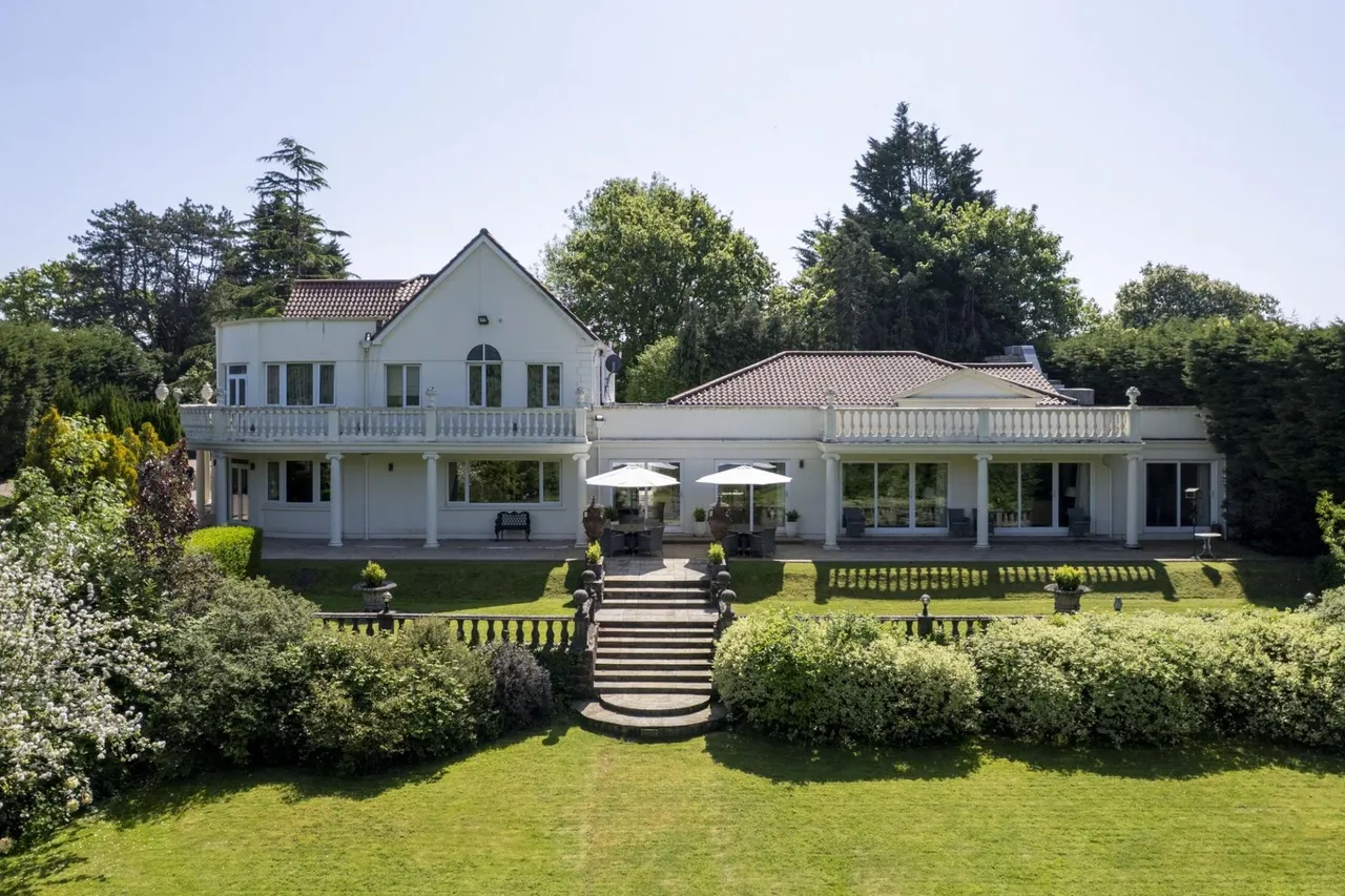 6 bed house for sale, Hollybush Road, Cardiff, CF23