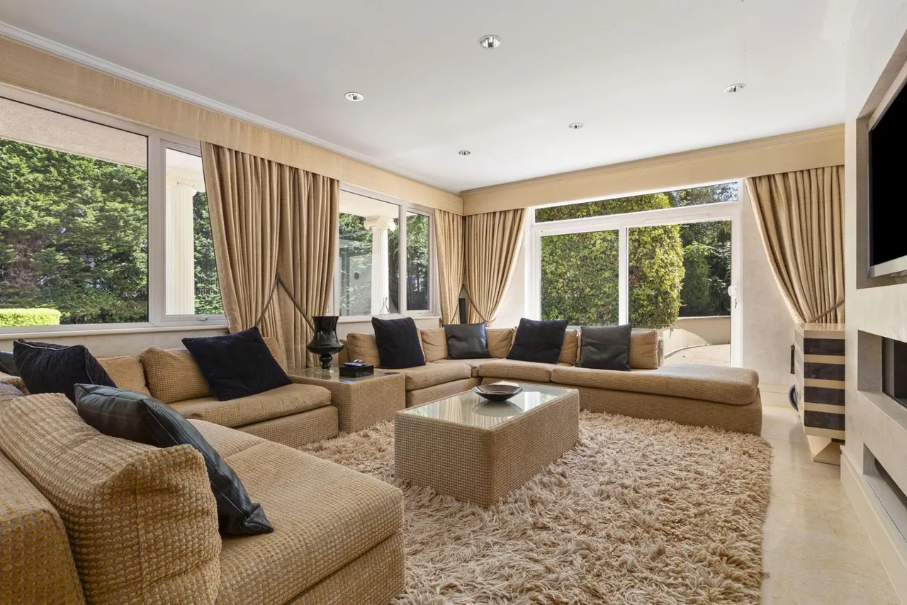 Hollybush Road, Cardiff, CF23, photo 8