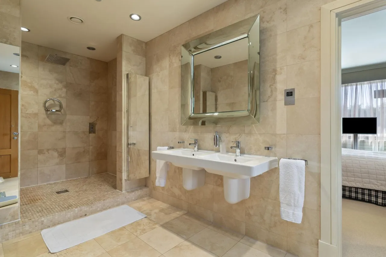 Hollybush Road, Cardiff, CF23, photo 10