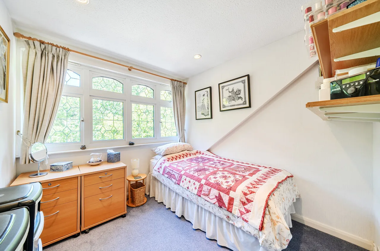 Curley Hill Road, Lightwater, Surrey, GU18 5YQ, photo 11