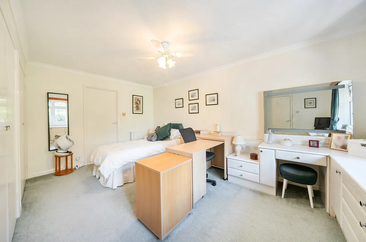 Curley Hill Road, Lightwater, Surrey, GU18 5YQ, photo 17