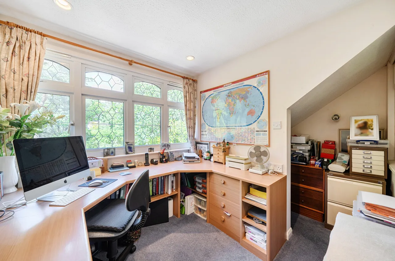 Curley Hill Road, Lightwater, Surrey, GU18 5YQ, photo 16